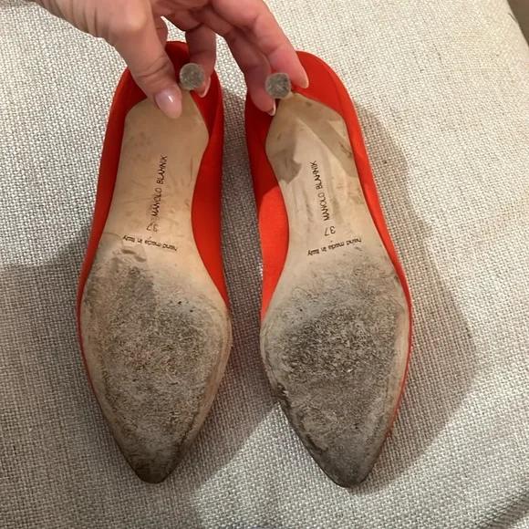 Manolo Blahnik Hangisi 70 Satin Pump - Picture 5 of 7